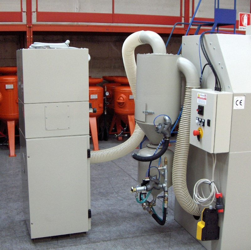 PULSATRON COMPACT™ MINI – kompaktowy odpylacz patronowy do pyłów i dymów, idealny do ciasnych przestrzeni i wydajnej filtracji w procesach przemysłowych. filtr patronowy pulsatron compact mini hf group